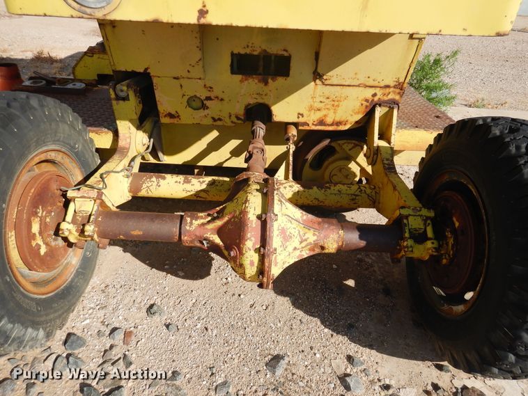 image for item HO9017 Whiting 5TM rail car mover