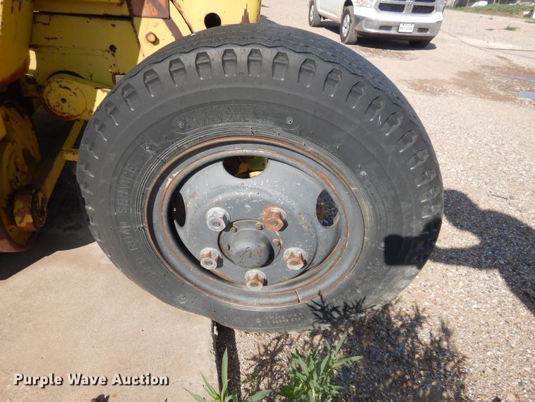 image for item HO9017 Whiting 5TM rail car mover