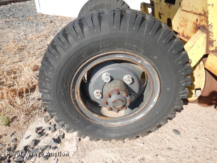 image for item HO9017 Whiting 5TM rail car mover