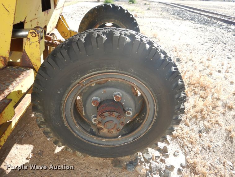 image for item HO9017 Whiting 5TM rail car mover