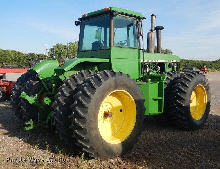 image for item HO9763 1980 John Deere 8640  4WD tractor