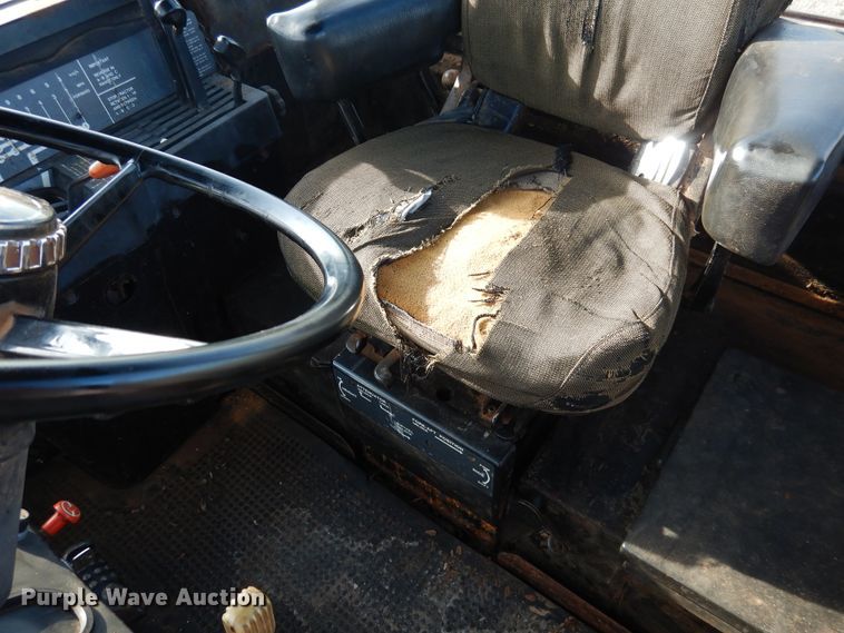 image for item HO9763 1980 John Deere 8640  4WD tractor