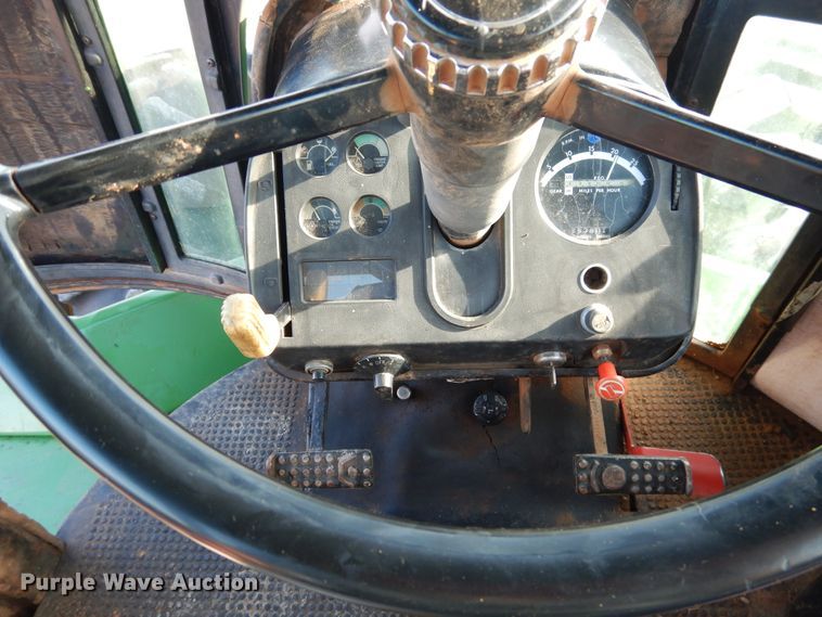 image for item HO9763 1980 John Deere 8640  4WD tractor