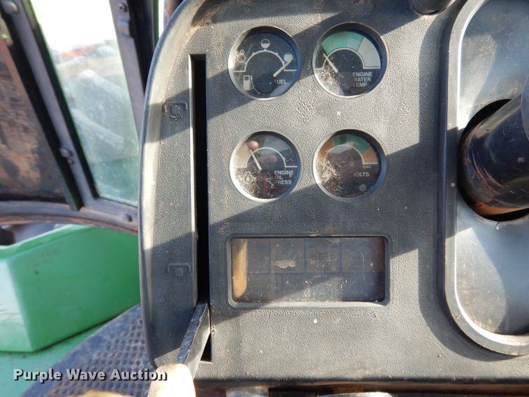 image for item HO9763 1980 John Deere 8640  4WD tractor