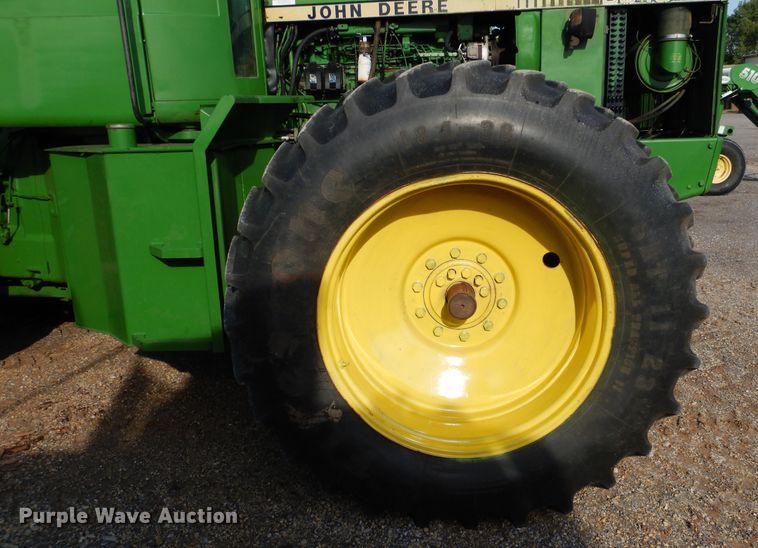 image for item HO9763 1980 John Deere 8640  4WD tractor