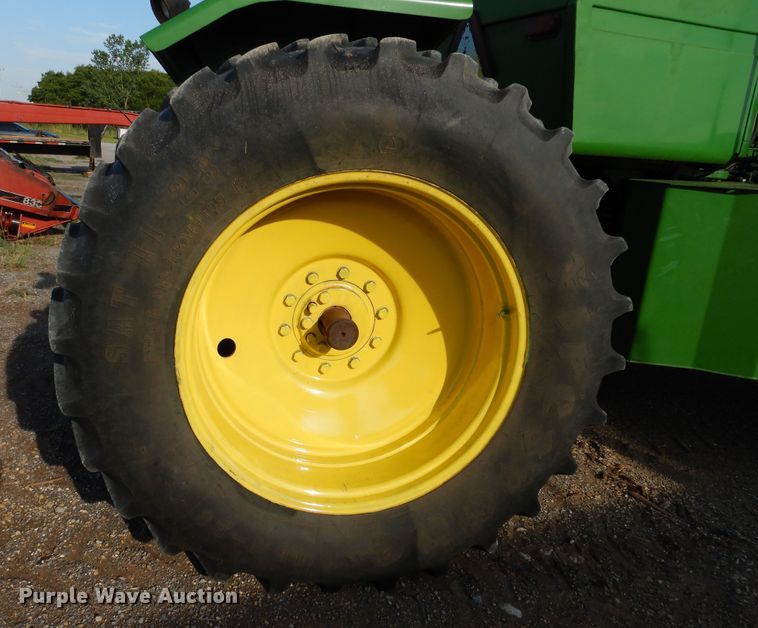 image for item HO9763 1980 John Deere 8640  4WD tractor