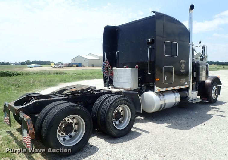 image for item DG2344 2001 Peterbilt 379  semi truck