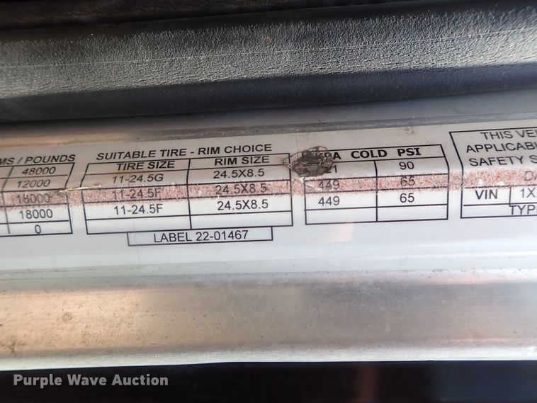 image for item DG2344 2001 Peterbilt 379  semi truck