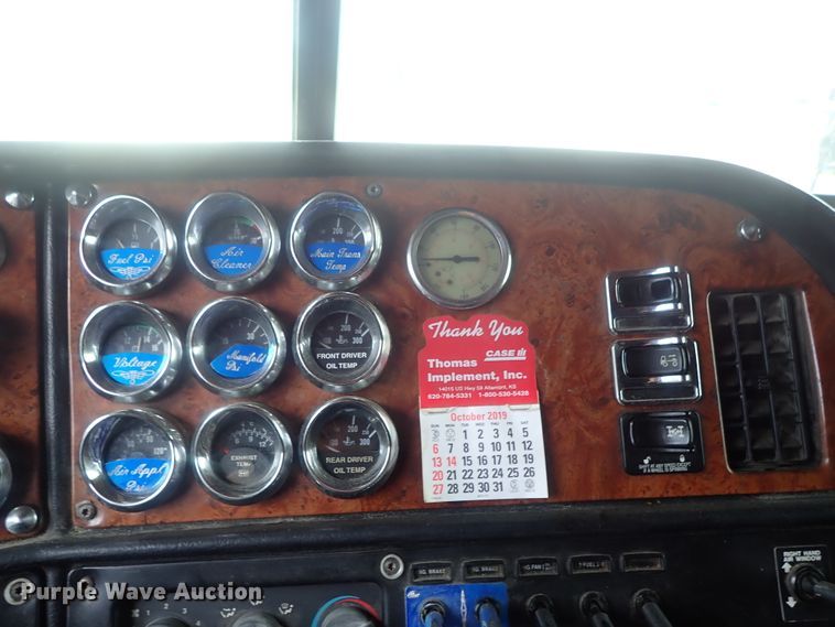 image for item DG2344 2001 Peterbilt 379  semi truck