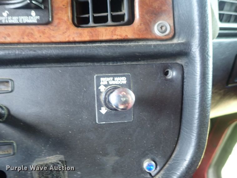 image for item DG2344 2001 Peterbilt 379  semi truck