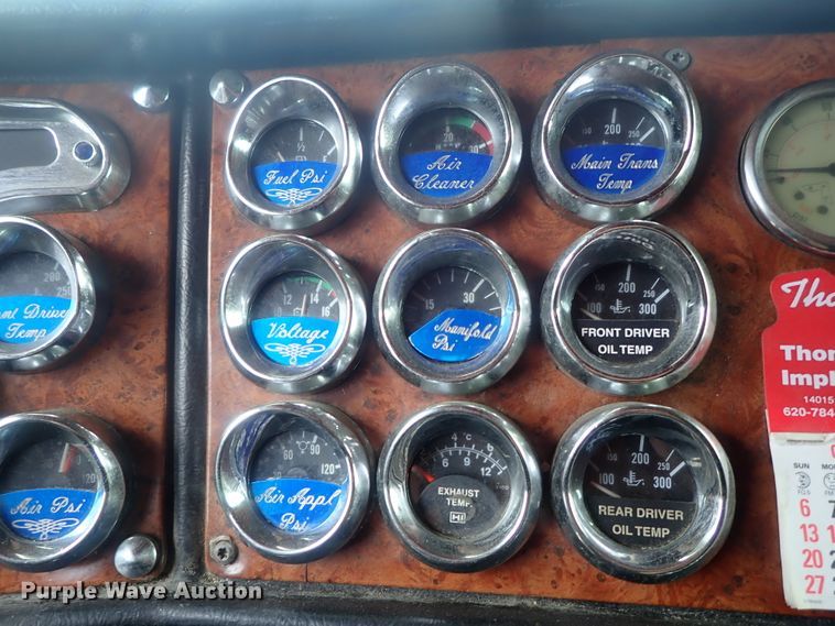 image for item DG2344 2001 Peterbilt 379  semi truck