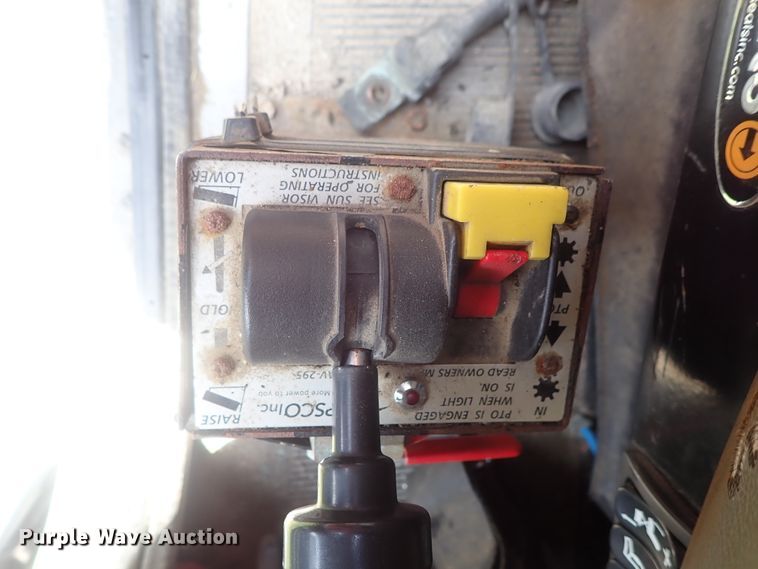 image for item DG2344 2001 Peterbilt 379  semi truck