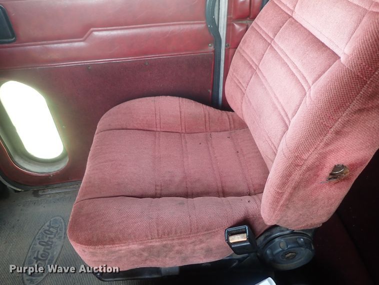 image for item DG2344 2001 Peterbilt 379  semi truck