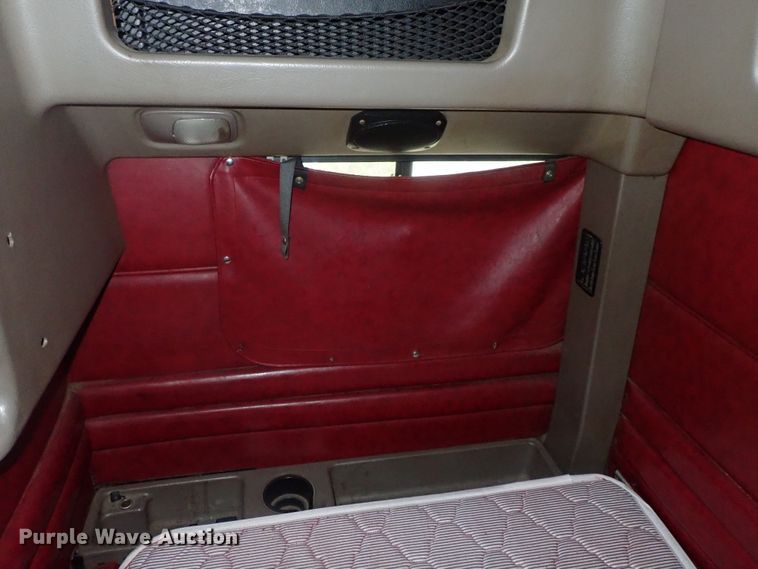 image for item DG2344 2001 Peterbilt 379  semi truck