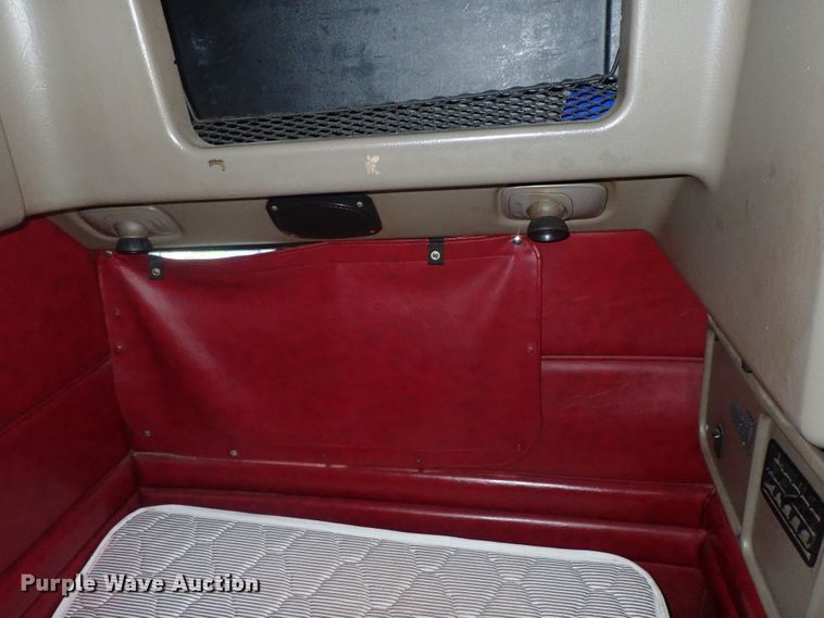 image for item DG2344 2001 Peterbilt 379  semi truck