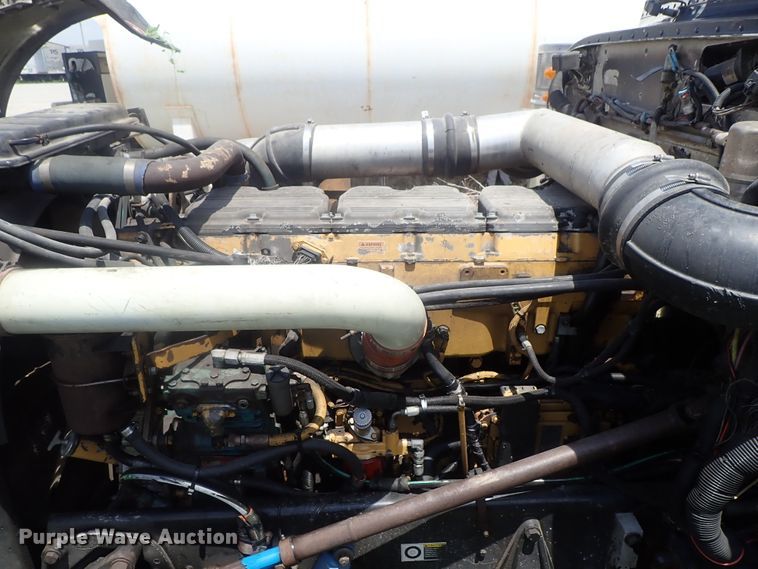 image for item DG2344 2001 Peterbilt 379  semi truck