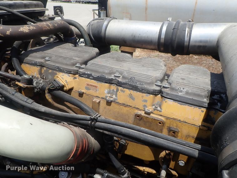 image for item DG2344 2001 Peterbilt 379  semi truck