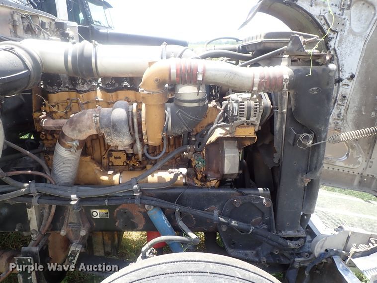 image for item DG2344 2001 Peterbilt 379  semi truck