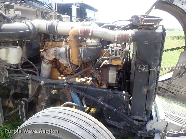 image for item DG2344 2001 Peterbilt 379  semi truck