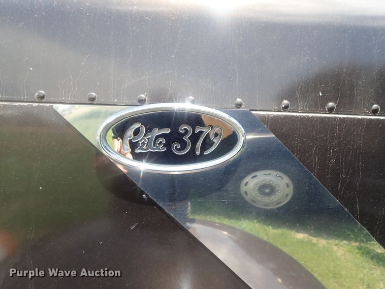 image for item DG2344 2001 Peterbilt 379  semi truck