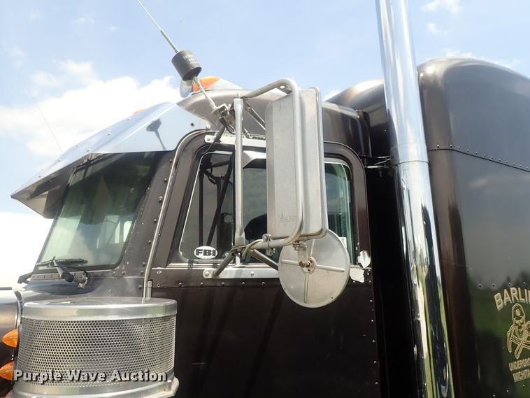 image for item DG2344 2001 Peterbilt 379  semi truck