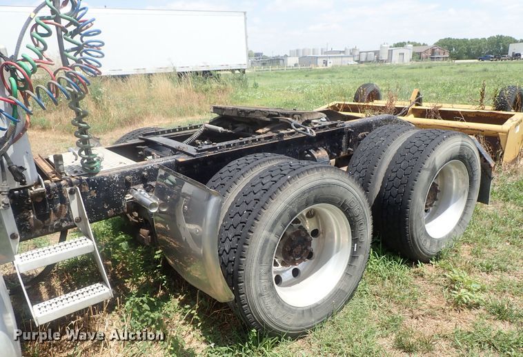 image for item DG2344 2001 Peterbilt 379  semi truck