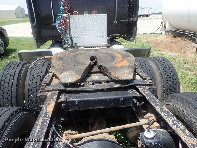 image for item DG2344 2001 Peterbilt 379  semi truck