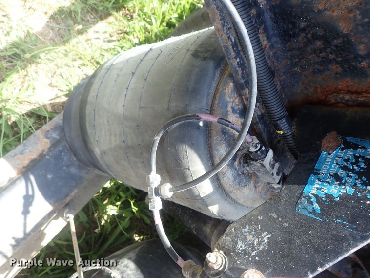 image for item DG2344 2001 Peterbilt 379  semi truck