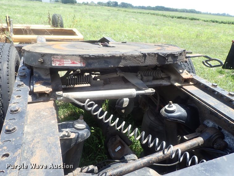 image for item DG2344 2001 Peterbilt 379  semi truck