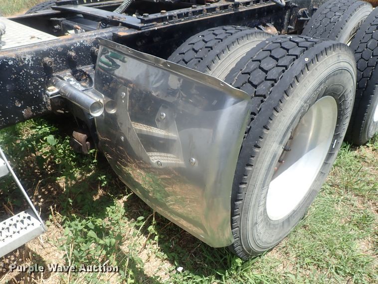 image for item DG2344 2001 Peterbilt 379  semi truck