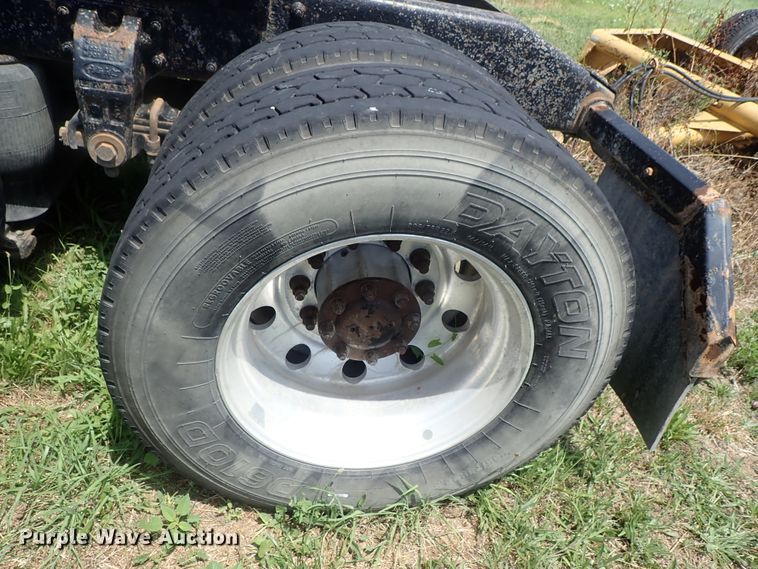 image for item DG2344 2001 Peterbilt 379  semi truck