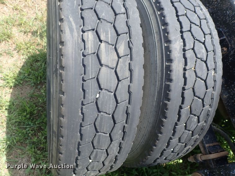 image for item DG2344 2001 Peterbilt 379  semi truck