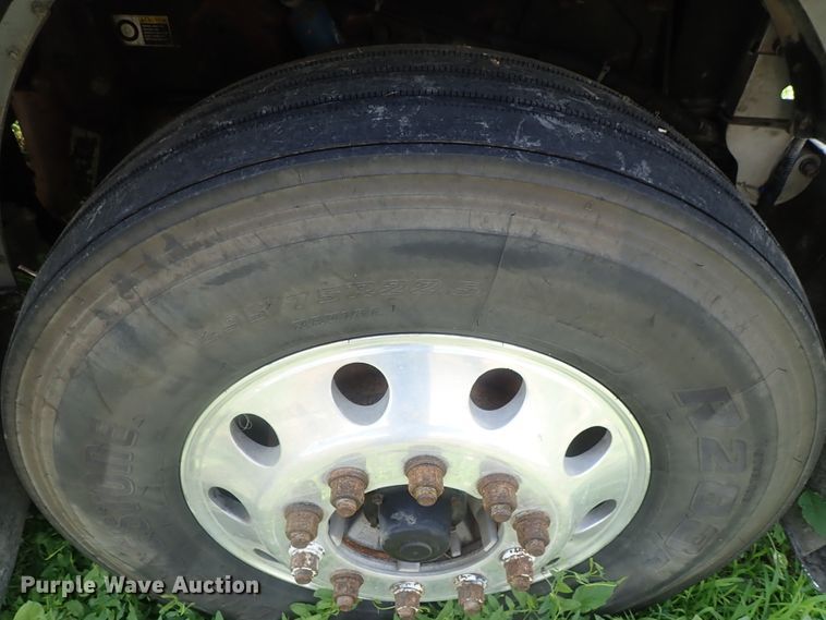 image for item DG2344 2001 Peterbilt 379  semi truck