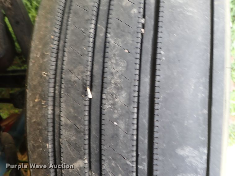 image for item DG2344 2001 Peterbilt 379  semi truck