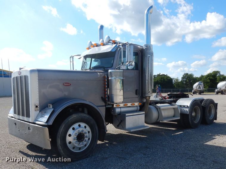 image for item DG6818 2009 Peterbilt 389  semi truck