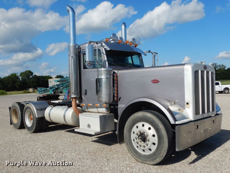 image for item DG6818 2009 Peterbilt 389  semi truck