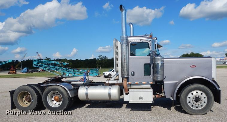 image for item DG6818 2009 Peterbilt 389  semi truck