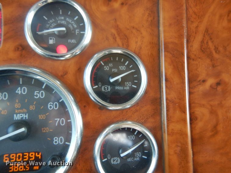 image for item DG6818 2009 Peterbilt 389  semi truck