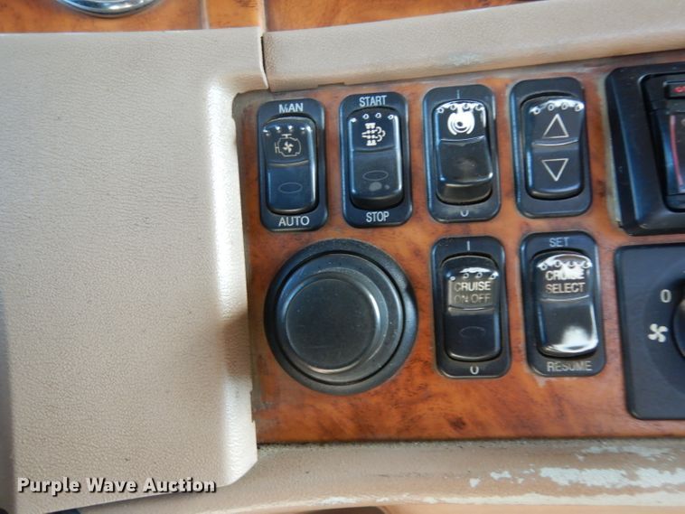 image for item DG6818 2009 Peterbilt 389  semi truck