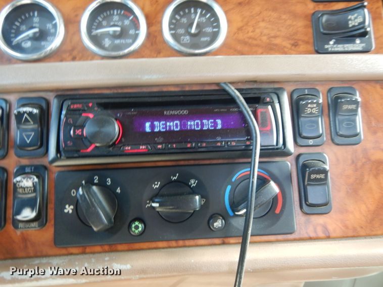 image for item DG6818 2009 Peterbilt 389  semi truck