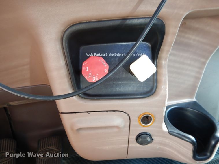 image for item DG6818 2009 Peterbilt 389  semi truck