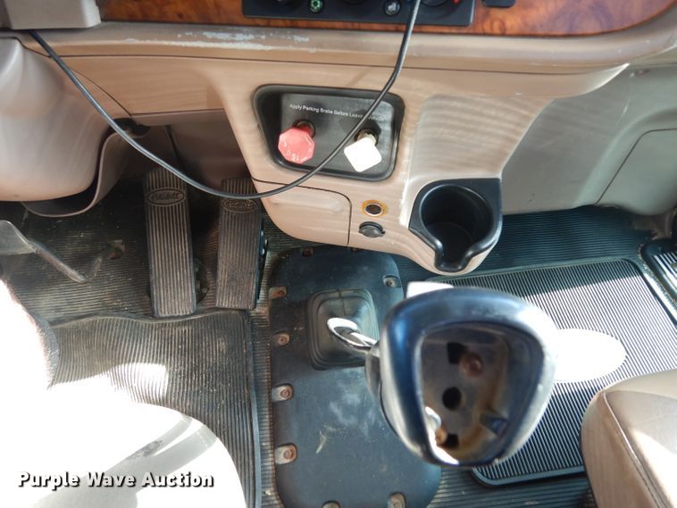 image for item DG6818 2009 Peterbilt 389  semi truck