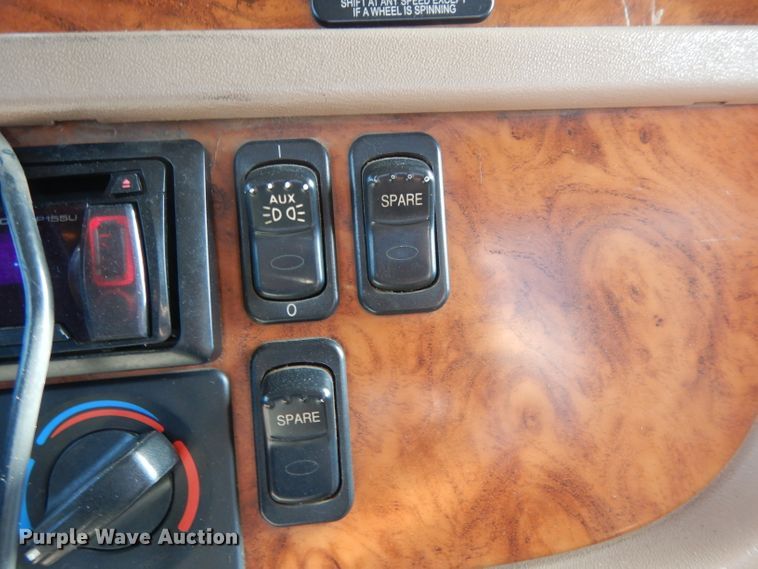 image for item DG6818 2009 Peterbilt 389  semi truck