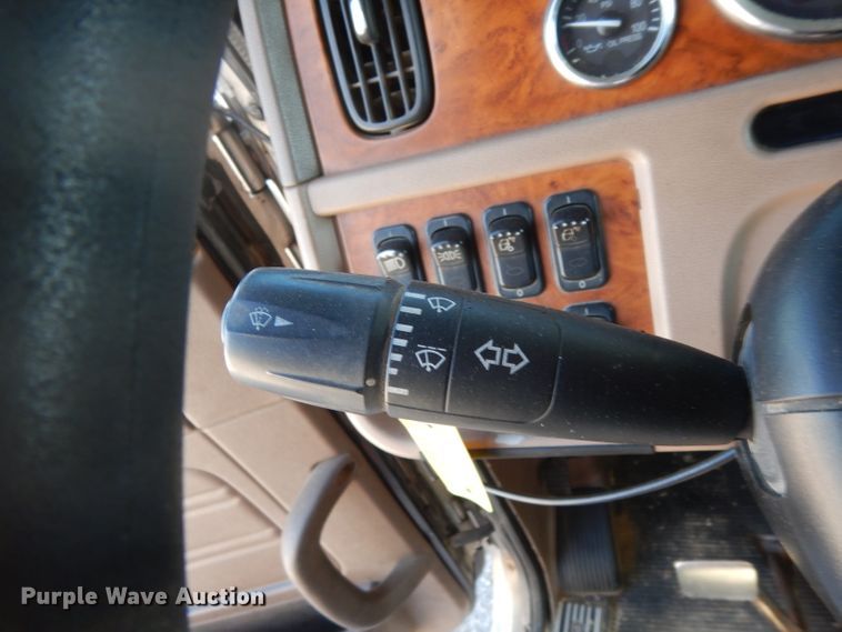 image for item DG6818 2009 Peterbilt 389  semi truck