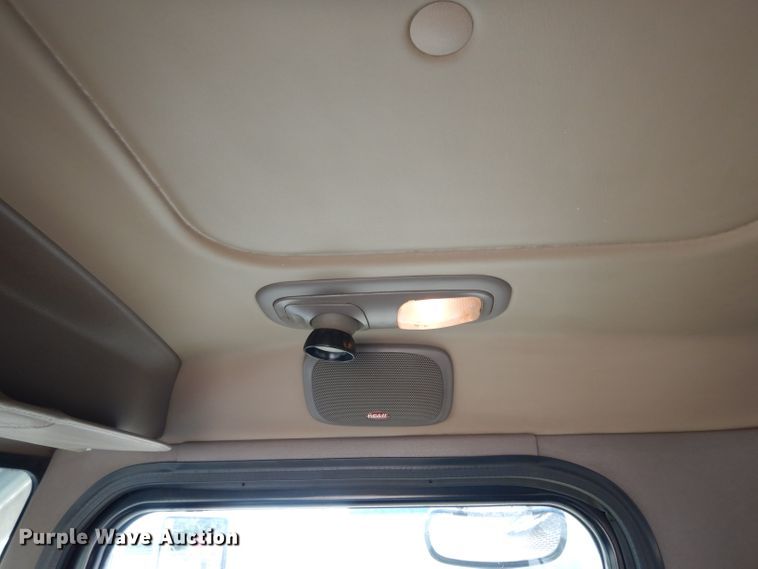 image for item DG6818 2009 Peterbilt 389  semi truck