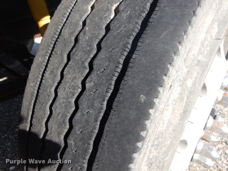 image for item DG6818 2009 Peterbilt 389  semi truck