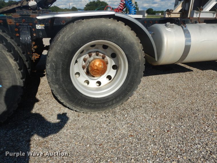 image for item DG6818 2009 Peterbilt 389  semi truck