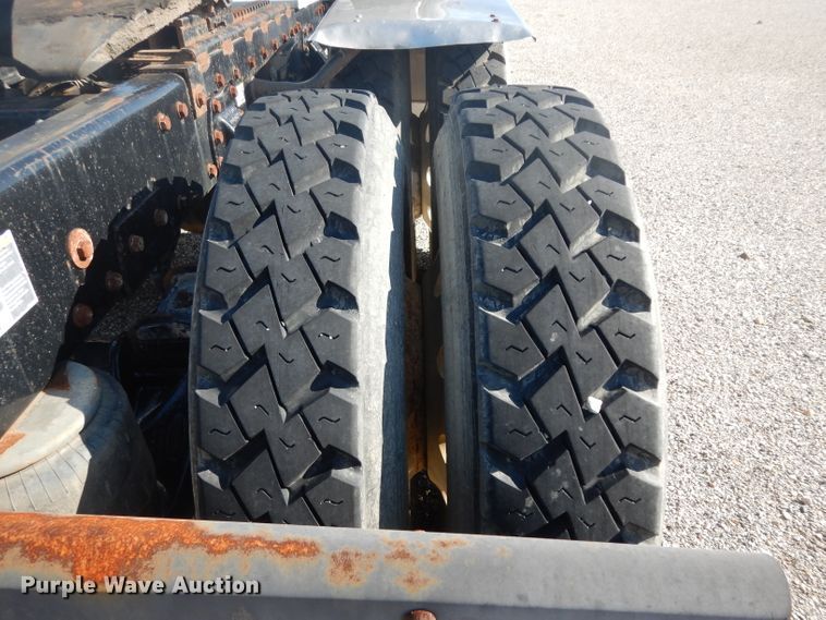 image for item DG6818 2009 Peterbilt 389  semi truck