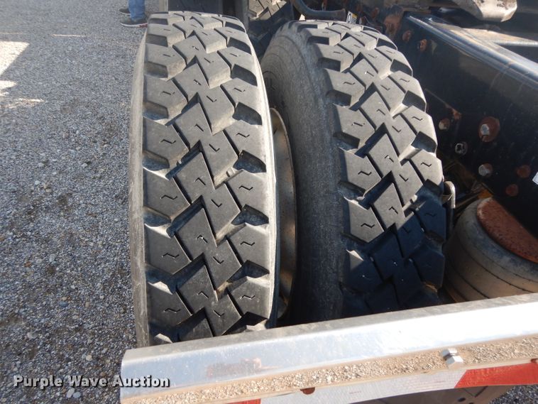 image for item DG6818 2009 Peterbilt 389  semi truck