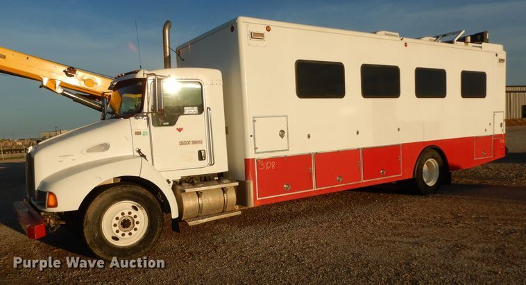 image for item DG6823 2006 Kenworth T300  command center truck